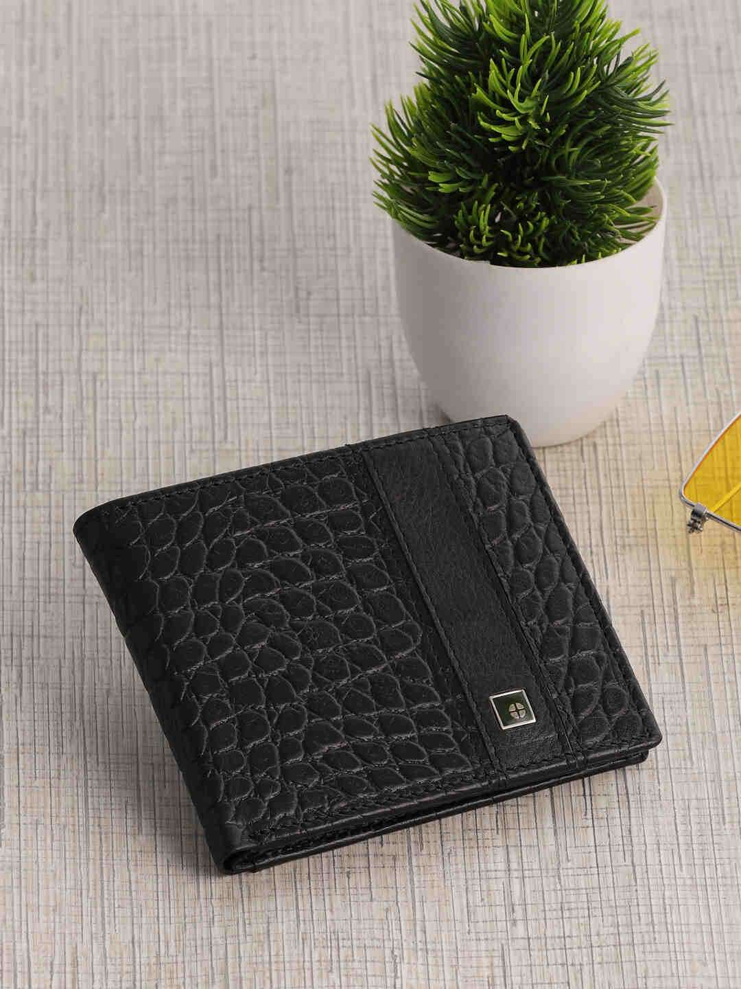 CR-7004-Black